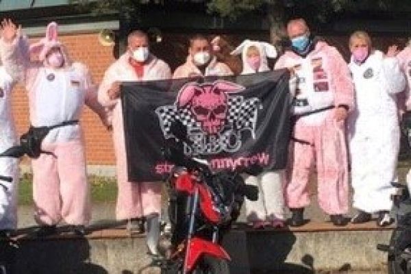 Wenn rosa Hasen auf Motorrädern in Putzbrunn aufkreuzen