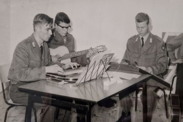 Seit 65 Jahren: Gebirgsjäger-Nikolaus besucht das KIZ - Kind im Zentrum