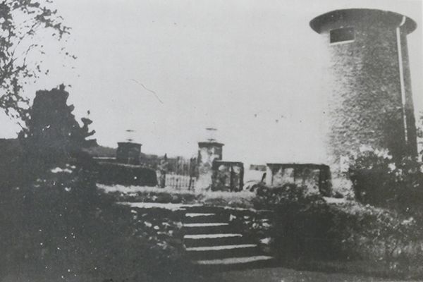 Erinnerung und Mahnung: Kunstprojekt am Funkerturm in Steinhöring
